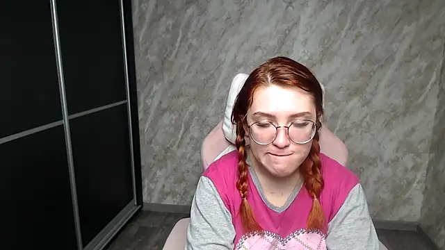 XXX chat uživo modela Reginasmilee