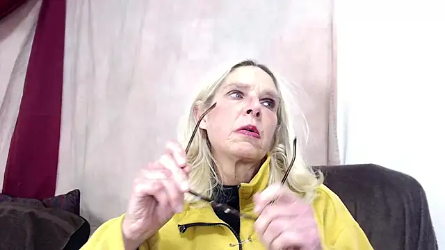 Jean_Saint_Sin Chat XXX in diretta