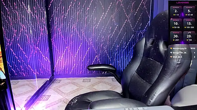 دردشة ZhoeStrong الجنسية المباشرة