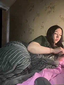 Naughtbaby_2025: онлайн-секс-чат