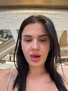 MiraReach's Live XXX Chat