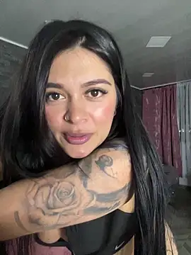 Chat +18 de Saray_charmante ao vivo