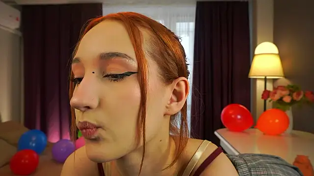 Živý XXX chat MaryroseRoeder