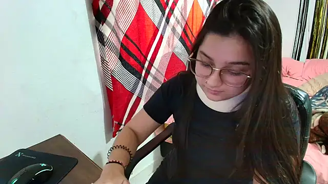 Charlotte_Richardson: онлайн-секс-чат