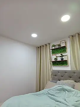 sasi_luna's Live XXX Chat