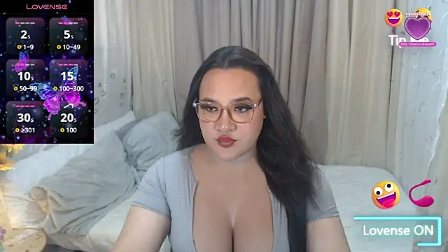 Hotcum_ellaのライブXXXチャット