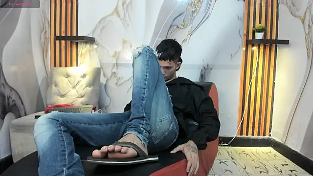 Straight_Guy22 Show Webcam