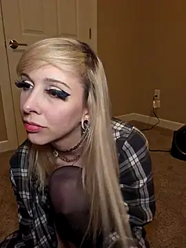 AmethystFoxx Adlı Modelin Canlı XXX Sohbeti