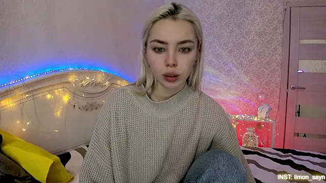 LillyMoure_'s Live XXX Chat