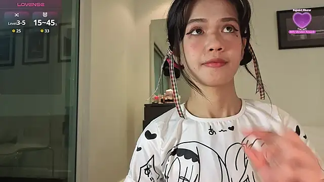 TinyMika Chat XXX in diretta