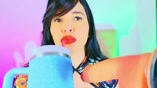 Chatroom XXX en direct de CharlootteEvans