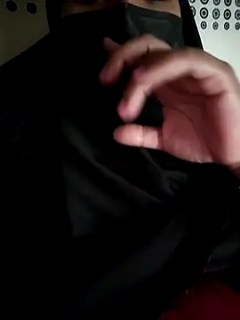 DOZAN999 Adlı Modelin Canlı XXX Sohbeti