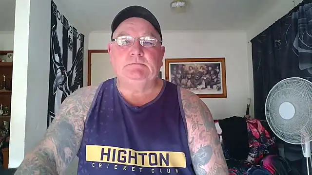 KINKYBLUEYES69's Webcam Show