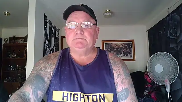 KINKYBLUEYES69's Webcam Show