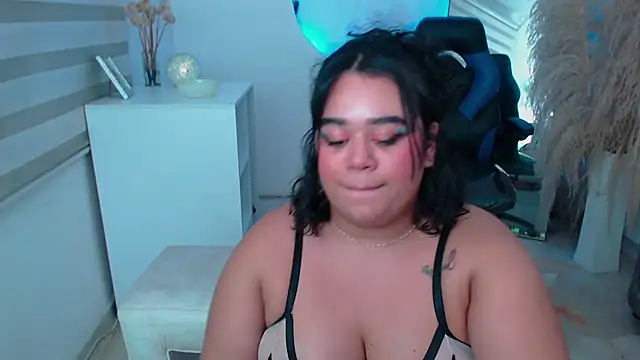 oliviia_cute: απευθείας συνομιλία ΧΧΧ