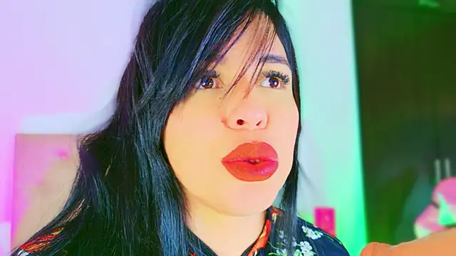 Chat XXX en directo de CharlootteEvans