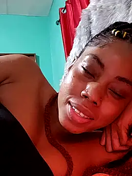 HONEYSWEETS_LIVE Adlı Modelin Canlı XXX Sohbeti