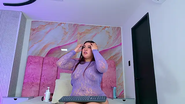 emmacurvy Chat XXX live