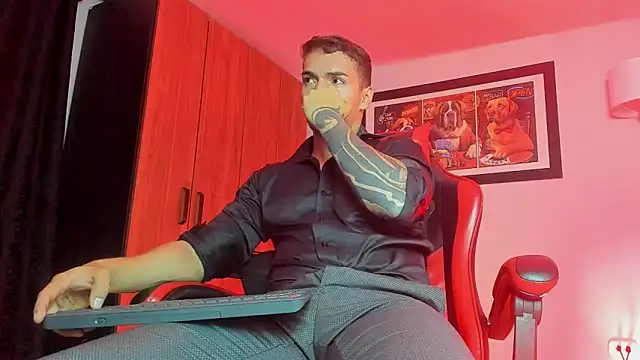 Chatroom XXX en direct de ALPHA_DOMINUS_