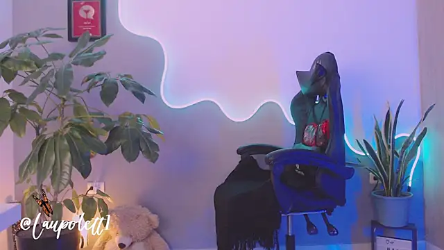 LauPolett élő XXX-chatje