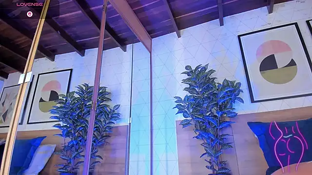 MiaKay1: απευθείας συνομιλία ΧΧΧ