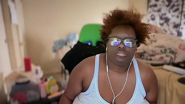 -Yagurlwest's Live XXX Chat