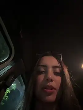 Chatroom XXX en direct de Lucy_699