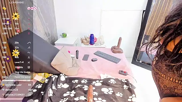 Онлайн чат XXX LauraSaenz01