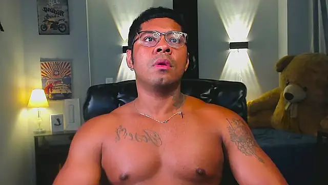 LEONHDZ Show in webcam