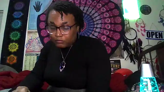 Pokazy przed kamerką – GardeniaFields