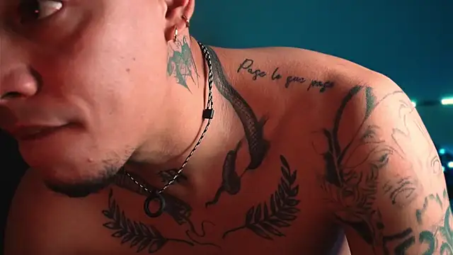 AlphaMasterXxx élő XXX-chatje