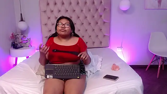 Chatroom XXX en direct de Kiri_Black_