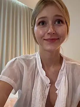 LunaRaseのウェブカメラショー