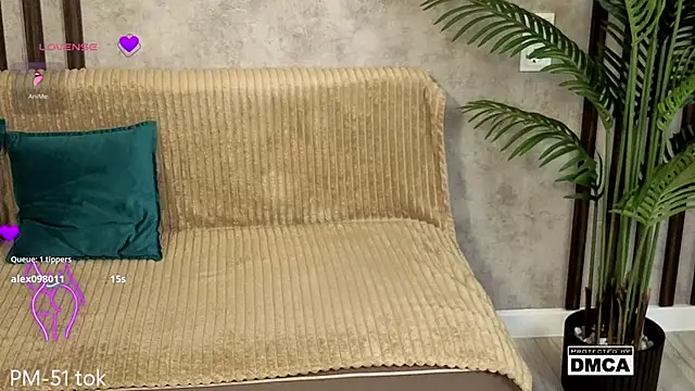 Holl1Would 라이브 XXX 채팅