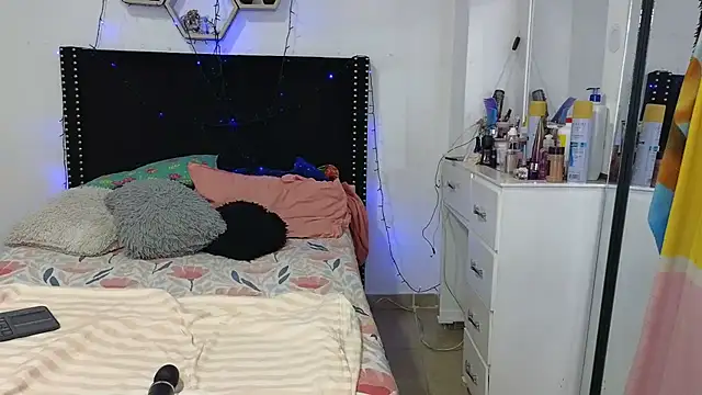 دردشة charlotte_077 الجنسية المباشرة