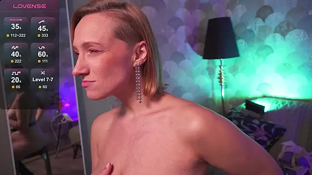 UmaTruewoman: онлайн-секс-чат