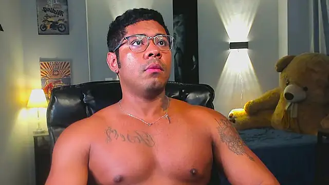 LEONHDZ Chat XXX live