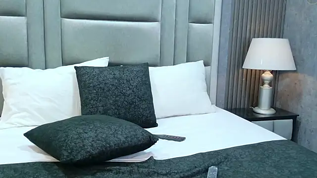 XXX chat uživo modela CristalAndDeimon