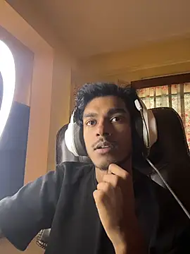 RavenKisses 即時 XXX 聊天