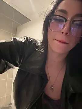 Czat XXX na żywo – Lucy_699