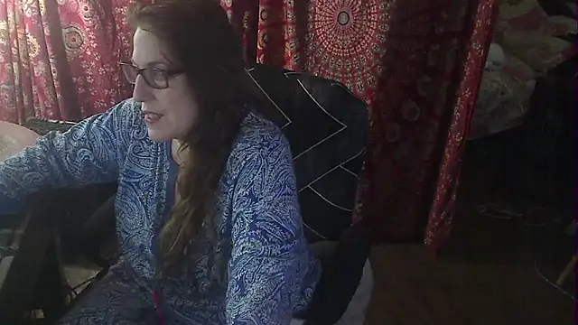 Chat +18 de Ireallysquirt ao vivo