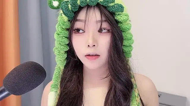 smalldaisyn Live XXX chat