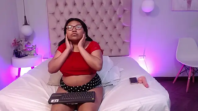 Czat XXX na żywo – Kiri_Black_