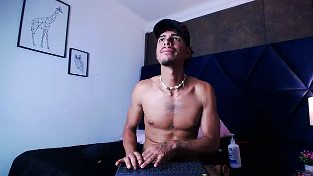 Chat +18 de KendrickAndAlex ao vivo