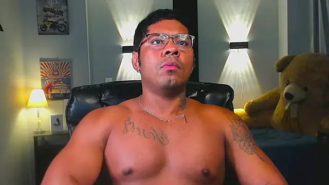 LEONHDZ Adlı Modelin Web Kamerası Şovu