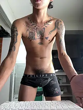 Hardcockboysxxx élő XXX-chatje