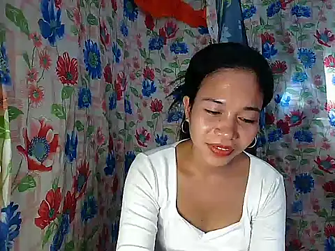 دردشة PinaySkinnyGirl الجنسية المباشرة