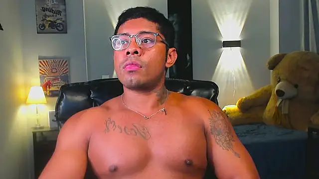 LEONHDZ 在線直播表演