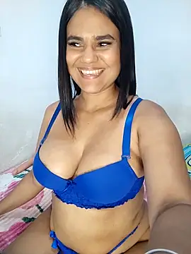 AntonellaShot Adlı Modelin Canlı XXX Sohbeti