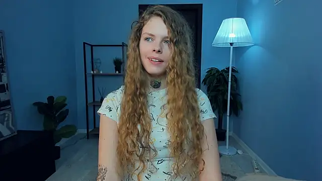 Онлайн чат XXX RayaNenlia